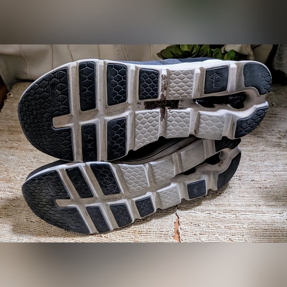 ON Coud runner wide eclipse frost - Picture 3 of 4